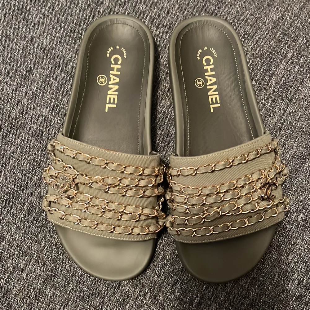 NIB Chain-Link Accent Canvas Slides Size 37